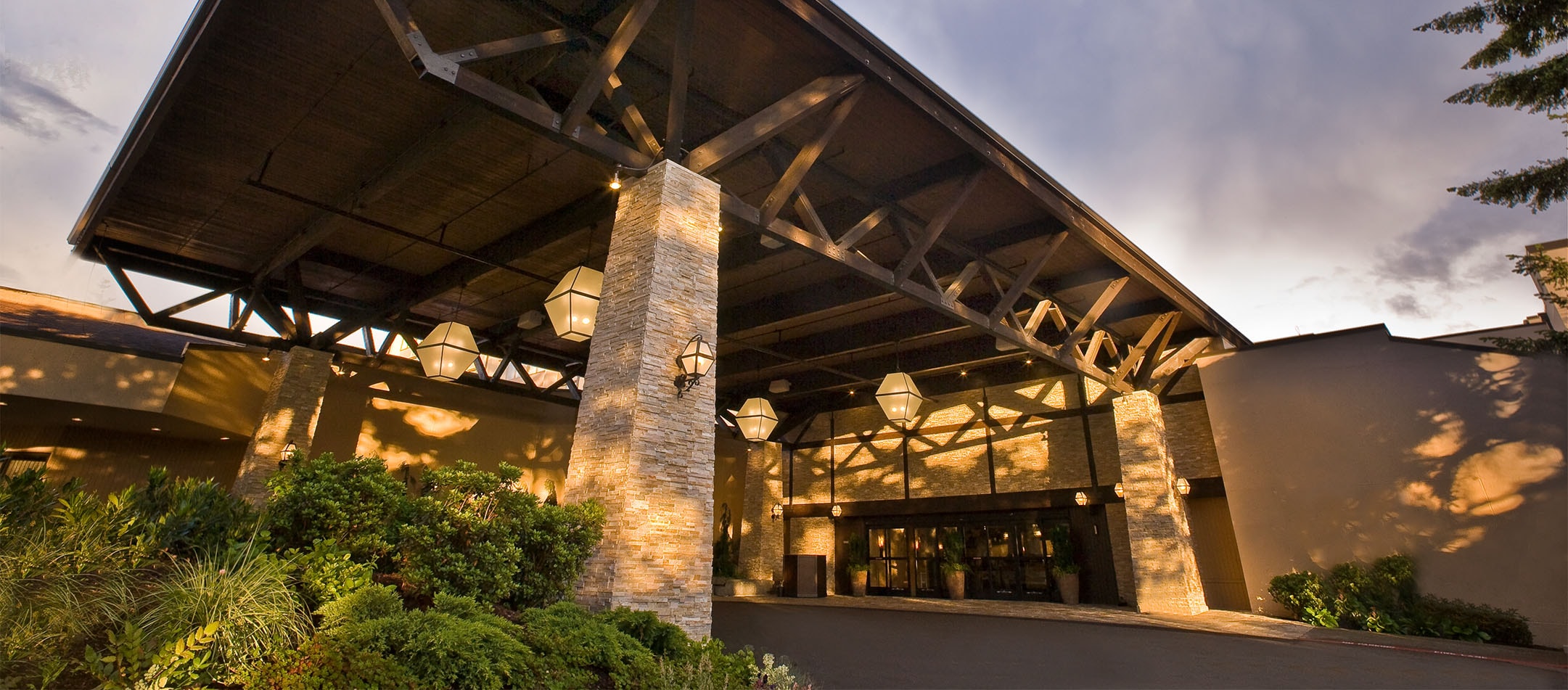 exterior view of Seattle Airport Marriott