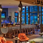 dining room and bar at topnotch resort in stowe